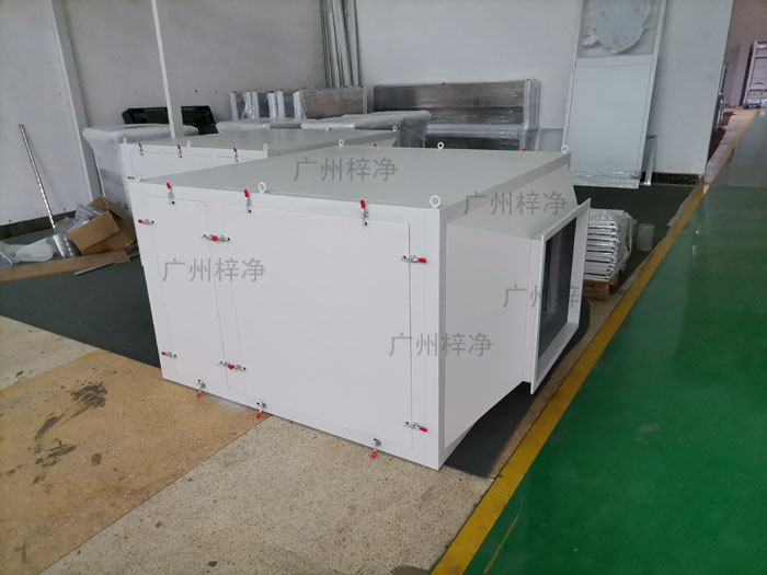 增壓新風(fēng)柜保證送入室內(nèi)的清新潔凈空氣，并可根據(jù)對(duì)新風(fēng)的特殊要求，配置高性能的初效過濾器或中效過濾器或高效過濾器。